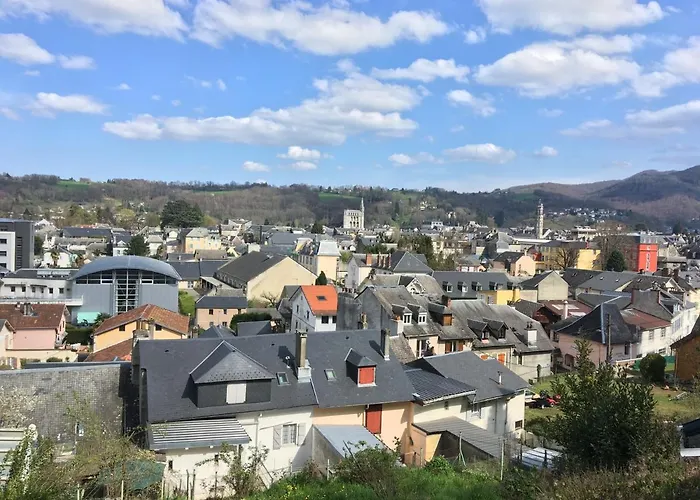 Pyrene Holidays - La Fontaine - Locations Voyage Et Cure Thermale A De Bigorre * Bagnères-de-Bigorre