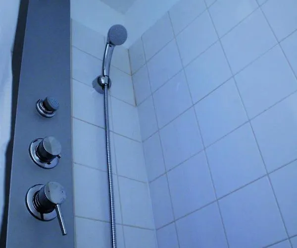 Pyrene Holidays - La Fontaine - Locations Voyage Et Cure Thermale A De Bigorre 아파트 바네르드비고르