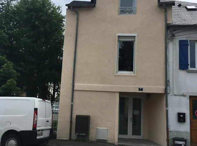 Pyrene Holidays - La Fontaine - Locations Voyage Et Cure Thermale A De Bigorre 아파트